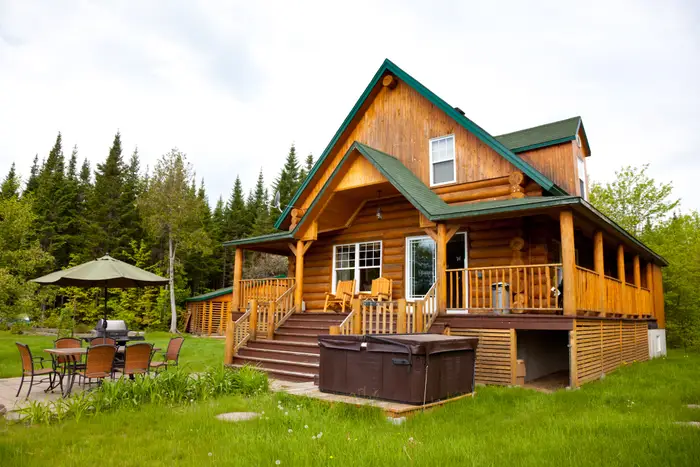 Top Airbnb Deals 2025